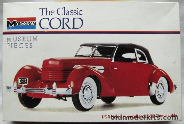 Monogram 1/24 1937 Cord 812 SC Convertible, 8204-0350 plastic model kit